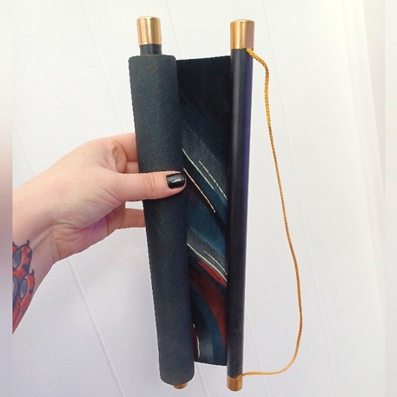 Painted Velvet Hanging Scroll - Picture 7 of 7